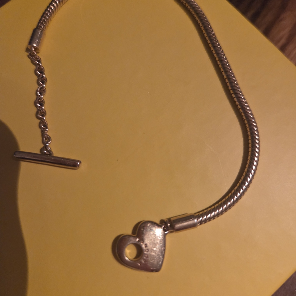 Pandora Gold Heart Charm Bracelet. Delicate and Classy Pandora Heart Bracelet
